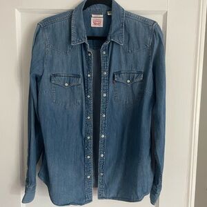 Women’s Levi Strauss & Co. Denim shirt